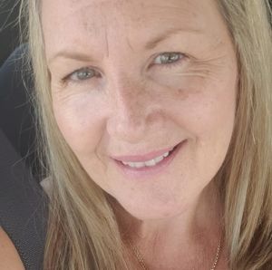 Meet your Posher, Debbie